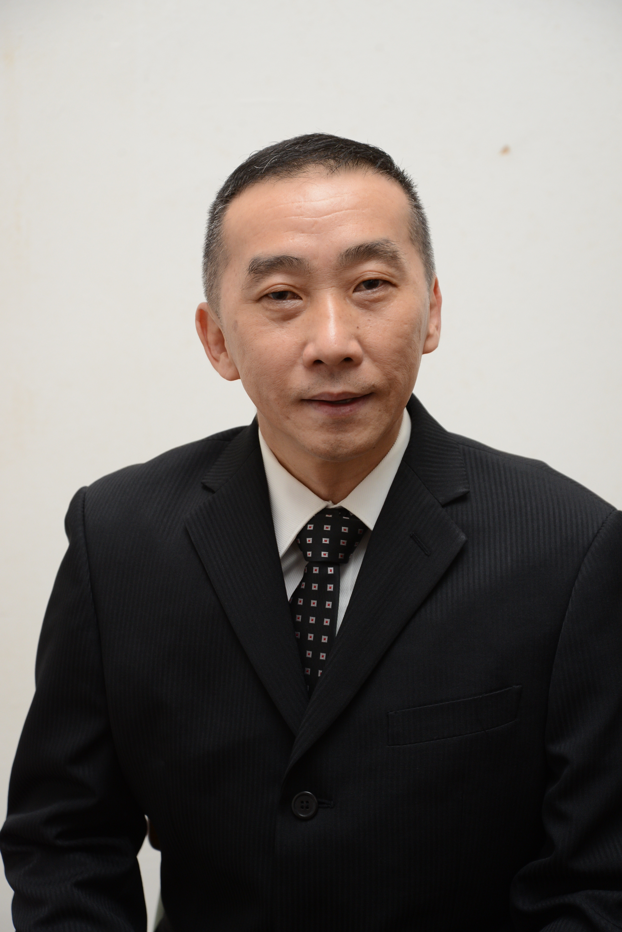 施忠平